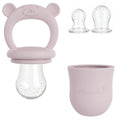 Roze baby fruitspeen met zachte siliconen speen en handige grip, klaar voor gebruik.